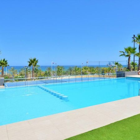 Beachfront Luxury Apartments By Nras アレナレス・デル・ソル エクステリア 写真