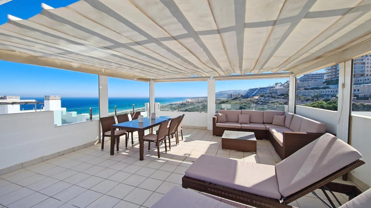 Beachfront Luxury Apartments By Nras アレナレス・デル・ソル エクステリア 写真