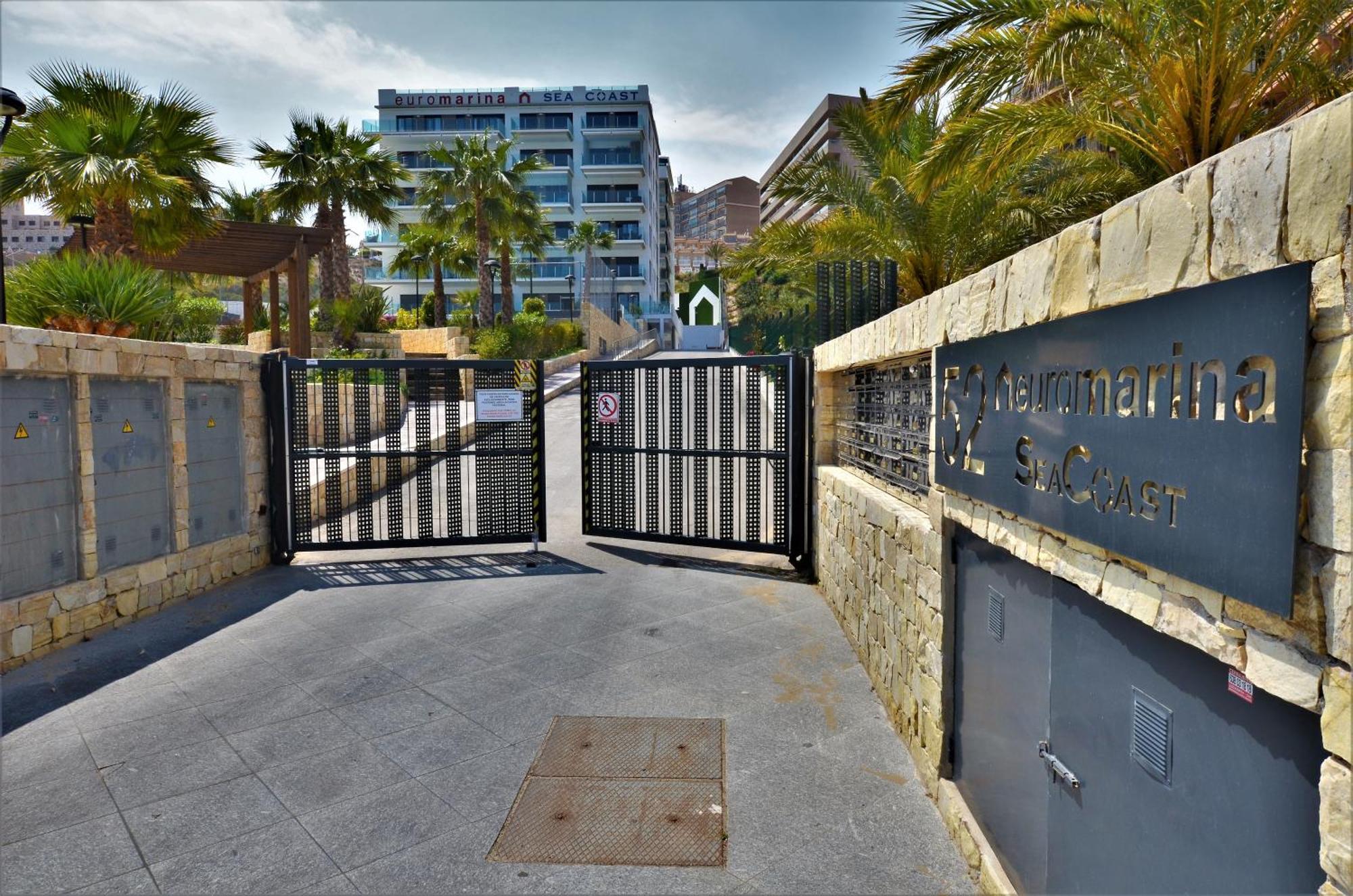 Beachfront Luxury Apartments By Nras アレナレス・デル・ソル エクステリア 写真