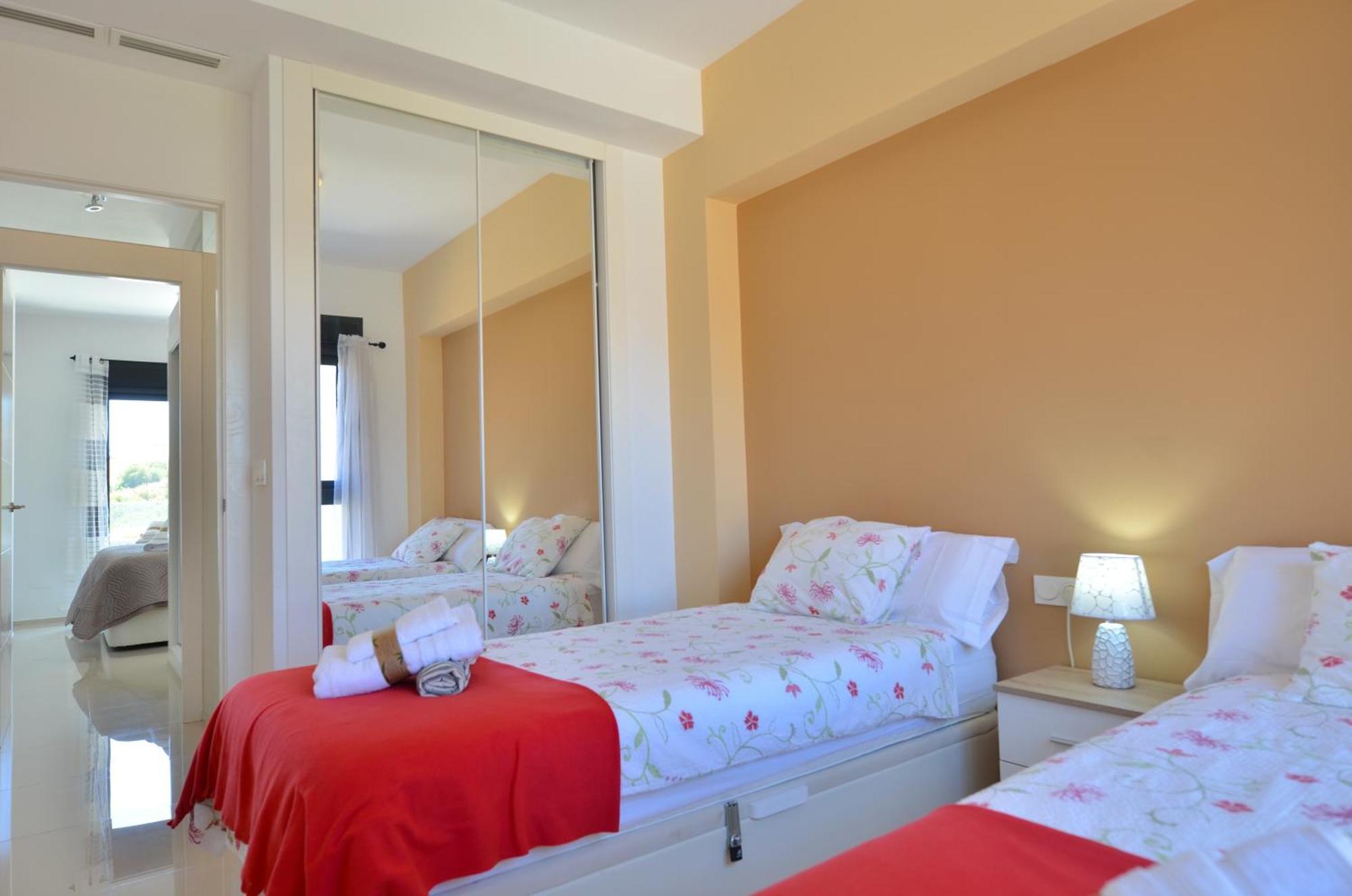 Beachfront Luxury Apartments By Nras アレナレス・デル・ソル 部屋 写真