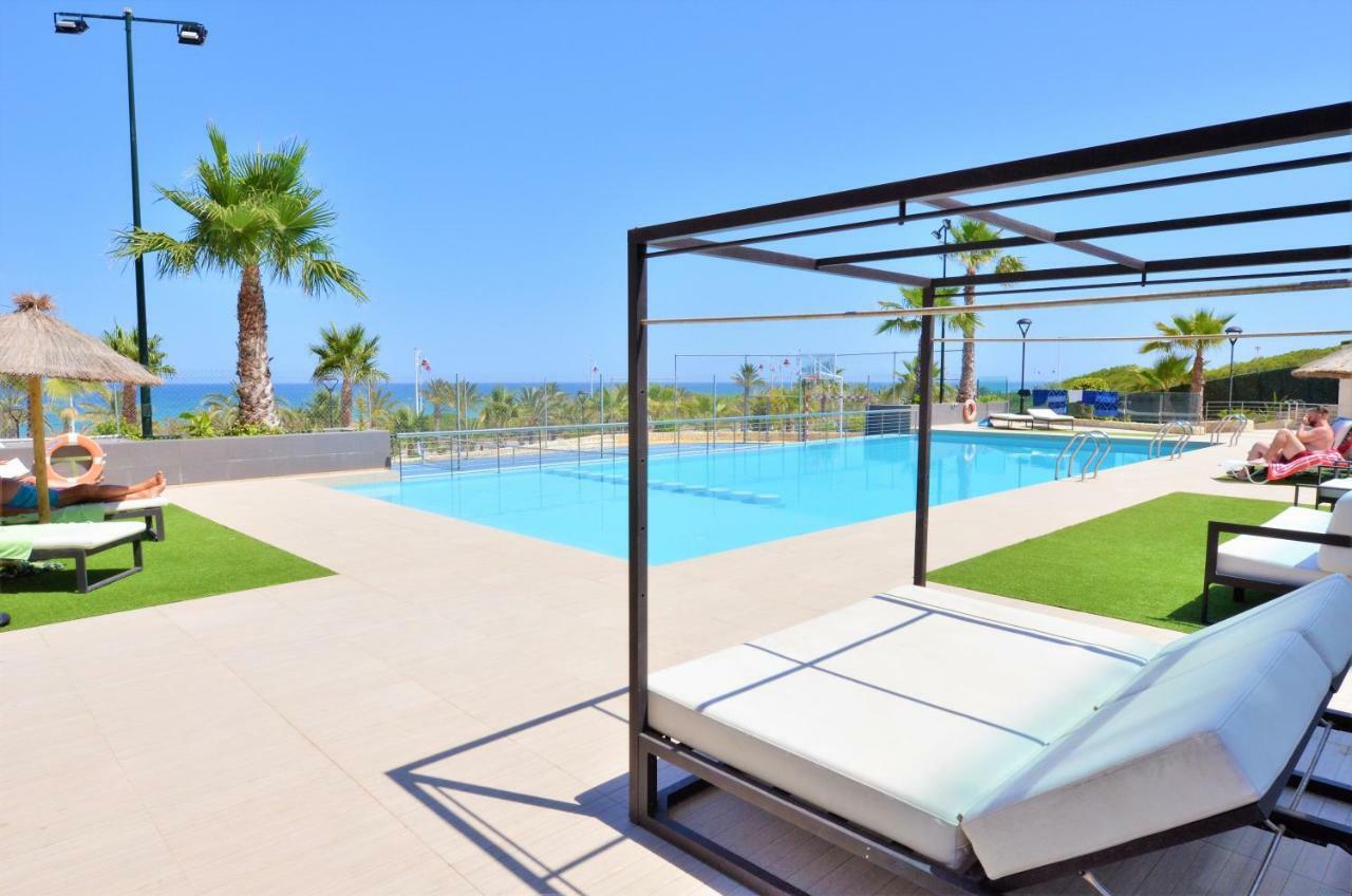 Beachfront Luxury Apartments By Nras アレナレス・デル・ソル エクステリア 写真